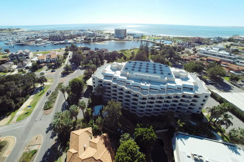 Atrium Hotel Mandurah - New Castle Holiday 13