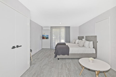 Atrium Hotel Mandurah - New Castle Holiday 23