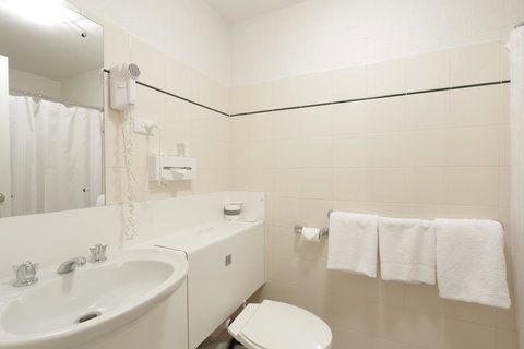 Atrium Hotel Mandurah - New Castle Holiday 37