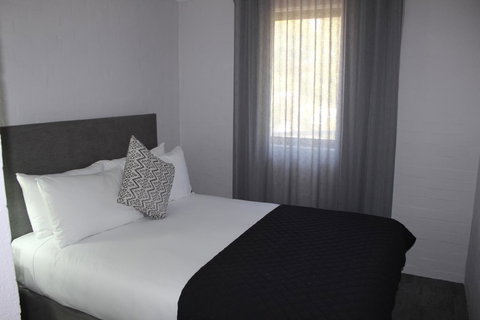 Atrium Hotel Mandurah - New Castle Holiday 3