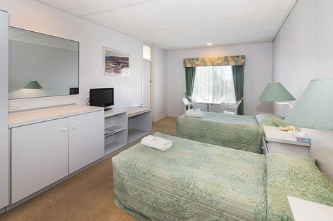 Augusta Hotel Motel - New Castle Holiday 1