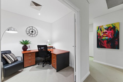 The Executive Penthouse - New Castle Holiday 17