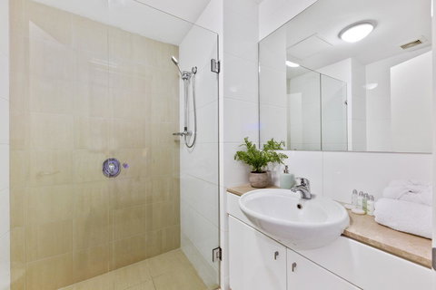 The Executive Penthouse - New Castle Holiday 13