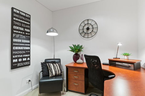 The Executive Penthouse - New Castle Holiday 16