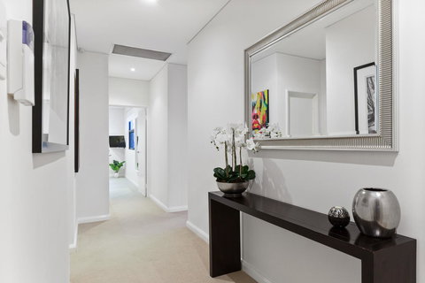 The Executive Penthouse - New Castle Holiday 18