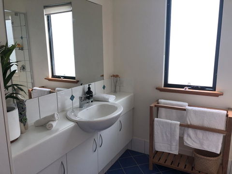 Orion Studio With Ocean Views - New Castle Holiday 9