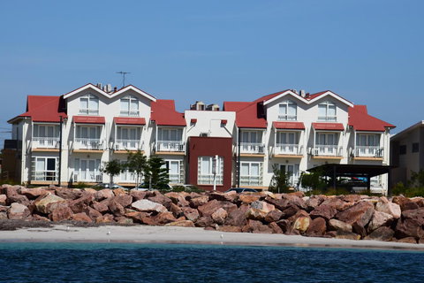 The Jetty Resort - New Castle Holiday 36