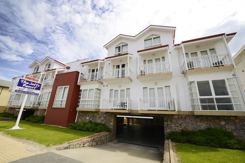 The Jetty Resort - New Castle Holiday 28