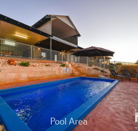 3 Kestrel Place - PRIVATE JETTY  POOL - New Castle Holiday