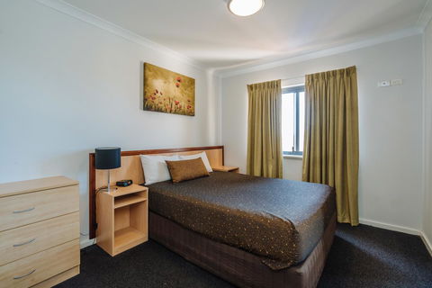 Canning Bridge Auto Lodge - New Castle Holiday 44