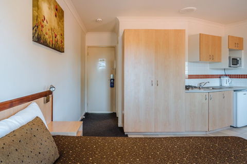 Canning Bridge Auto Lodge - New Castle Holiday 33