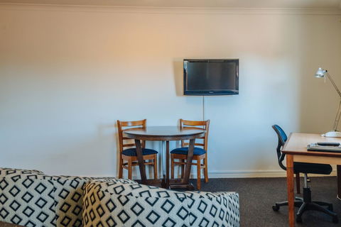 Canning Bridge Auto Lodge - New Castle Holiday 34