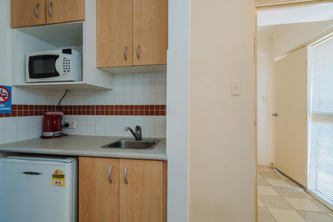 Canning Bridge Auto Lodge - New Castle Holiday 7