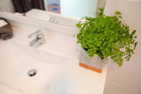 EUCLA MOTOR HOTEL - New Castle Holiday 27