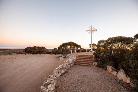 EUCLA MOTOR HOTEL - New Castle Holiday 2