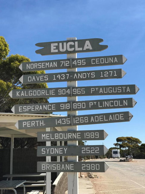 EUCLA MOTOR HOTEL - New Castle Holiday 31