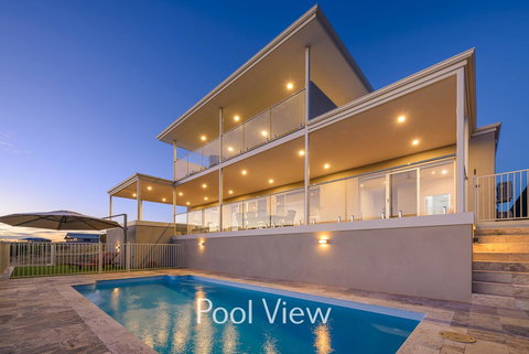 32 Corella Court - New Castle Holiday 0