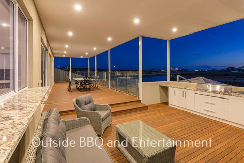 32 Corella Court - New Castle Holiday 19