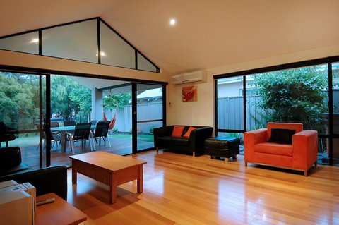 THE SANCTUARY LUXURY HOLIDAY HOME - New Castle Holiday 18