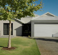 THE SANCTUARY LUXURY HOLIDAY HOME - New Castle Holiday
