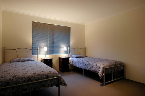 THE SANCTUARY LUXURY HOLIDAY HOME - New Castle Holiday 5