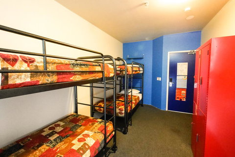 Perth City YHA - New Castle Holiday 13