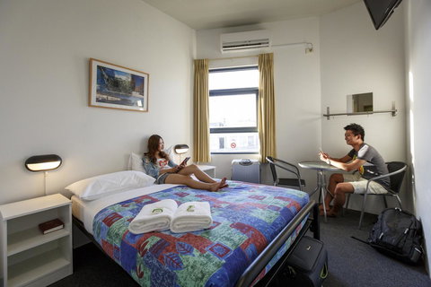 Perth City YHA - New Castle Holiday 33