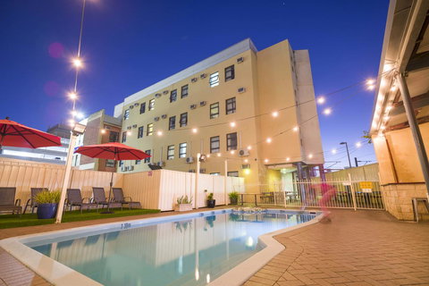 Perth City YHA - New Castle Holiday 0