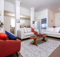 Como Executive Apartment - New Castle Holiday