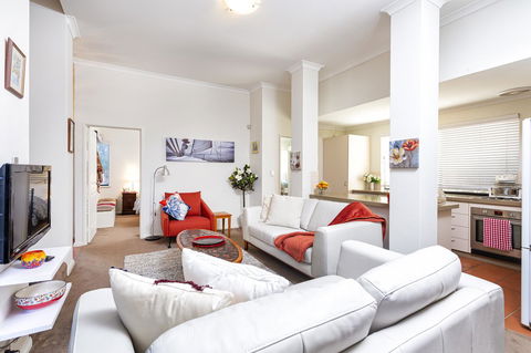 Como Executive Apartment - New Castle Holiday 5
