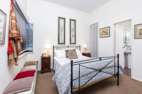 Como Executive Apartment - New Castle Holiday 6
