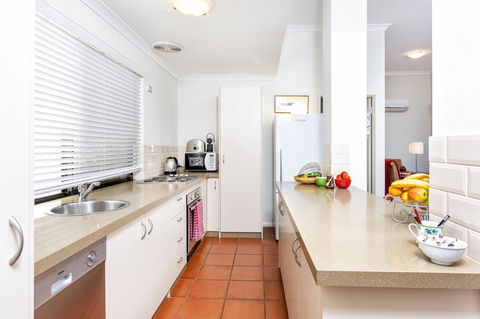 Como Executive Apartment - New Castle Holiday 8