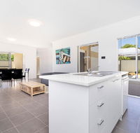 Victoria Park Town House - New Castle Holiday