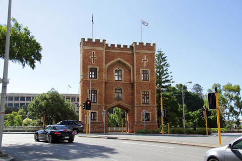 WESTEND CBD PERTH-ULTIMATE LOCATION - New Castle Holiday 24