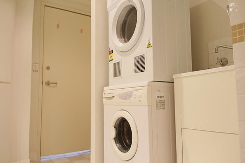 WESTEND CBD PERTH-ULTIMATE LOCATION - New Castle Holiday 21