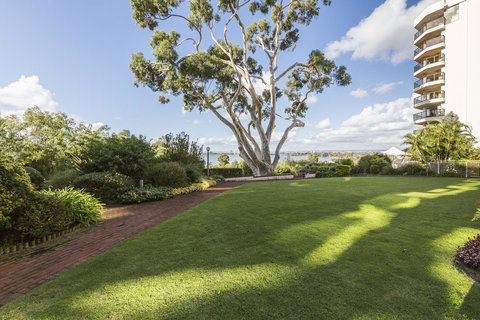 High Tor Apartment 135 - New Castle Holiday 4