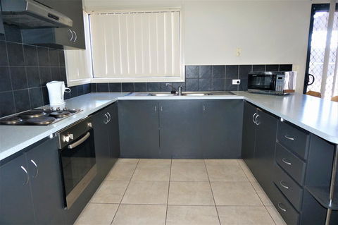 9 Krait Street - Perfect For Large Groups Or Families Alike - New Castle Holiday 6