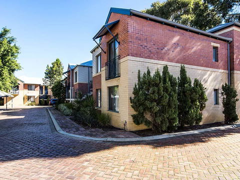 Subiaco Village 28 - New Castle Holiday 24