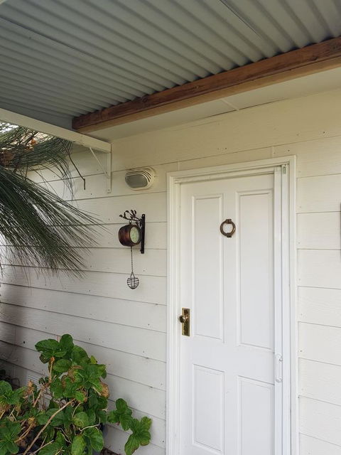 While Away Holiday Accommodation - New Castle Holiday 15