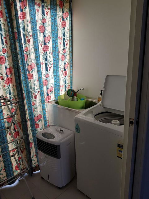 While Away Holiday Accommodation - New Castle Holiday 14