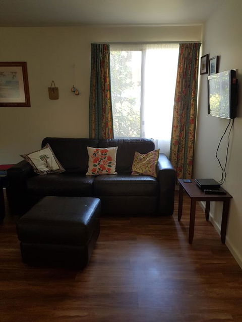 While Away Holiday Accommodation - New Castle Holiday 3