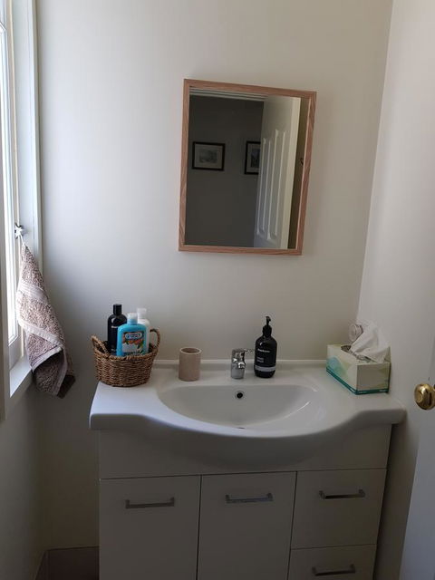 While Away Holiday Accommodation - New Castle Holiday 10