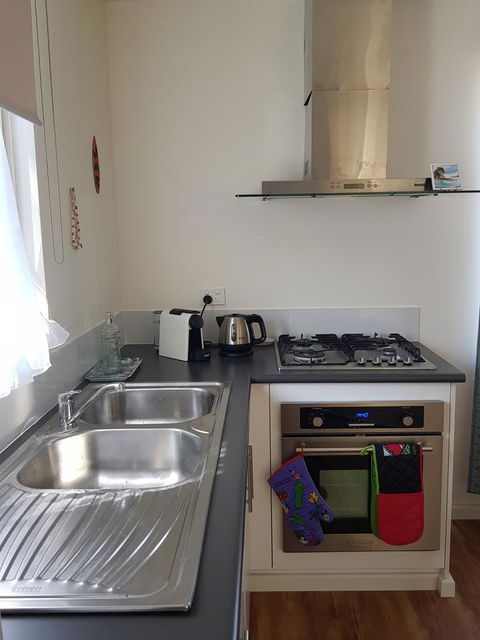 While Away Holiday Accommodation - New Castle Holiday 6