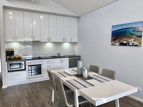 17 By The Sea - New Castle Holiday 9