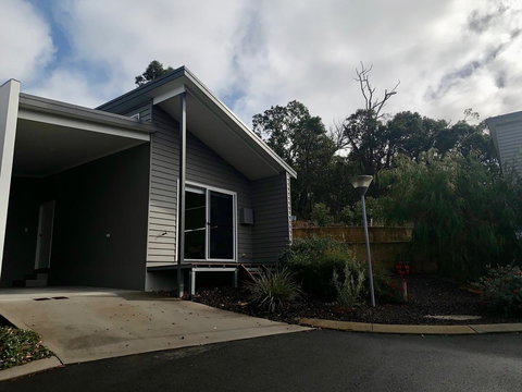 17 By The Sea - New Castle Holiday 2