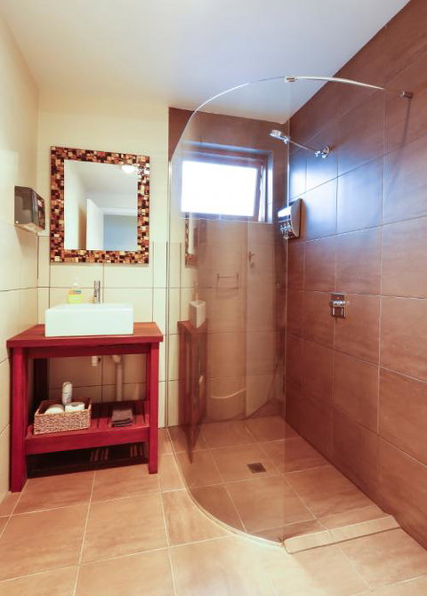 Waikiki Beach Bed And Breakfast - New Castle Holiday 5