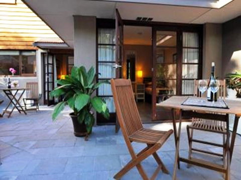 Waikiki Beach Bed And Breakfast - New Castle Holiday 8