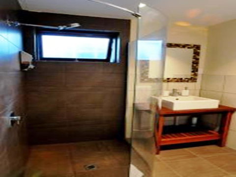 Waikiki Beach Bed And Breakfast - New Castle Holiday 11