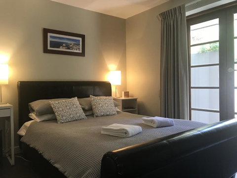 Waikiki Beach Bed And Breakfast - New Castle Holiday 2
