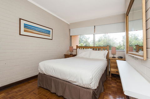 Rosalie 35 - New Castle Holiday 16